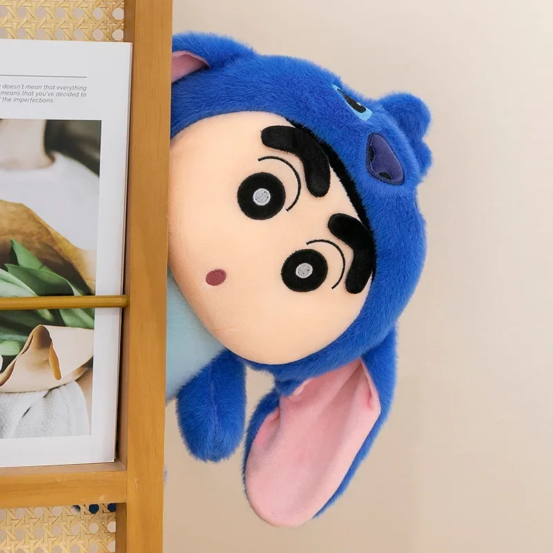 

Новый Disney 22-45 см Kawaii Stitch Series, мультяшная плюшевая игрушка Stitch Transforms Into Shin Chan, милая плюшевая кукла, декор комнаты, подарок для ребенка