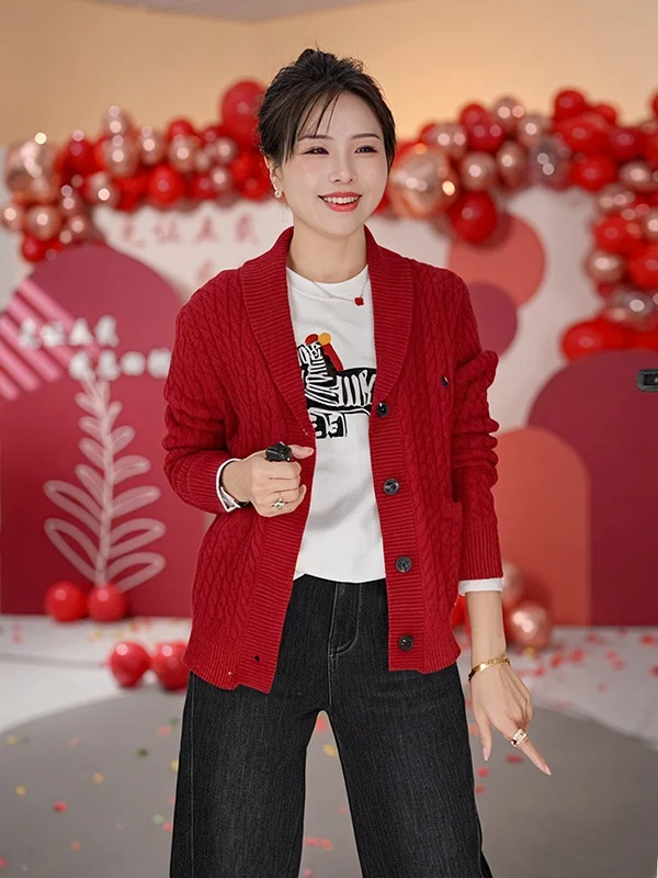 

Faionable Knitted Casual V-Ne Sweater Coat for Women with Pattern Design Spring 2026 Warm Breathable Thiened Nylon Poly...