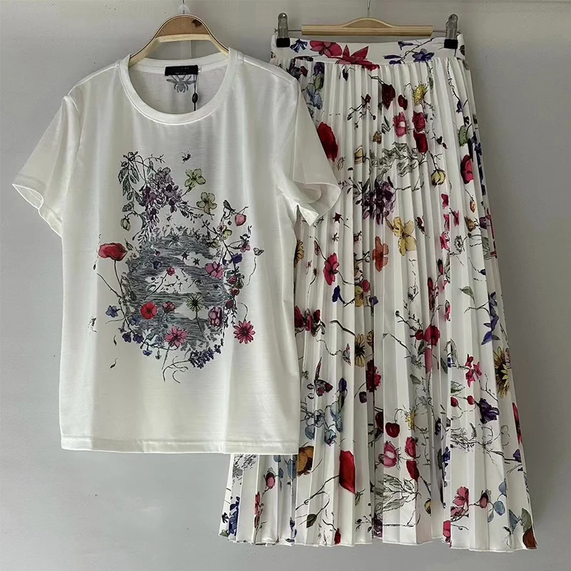 Vintage printed round neck short sleeve T two-piece set 2024 summer women\'s new + elastic waist loose pleated skirt fashion set