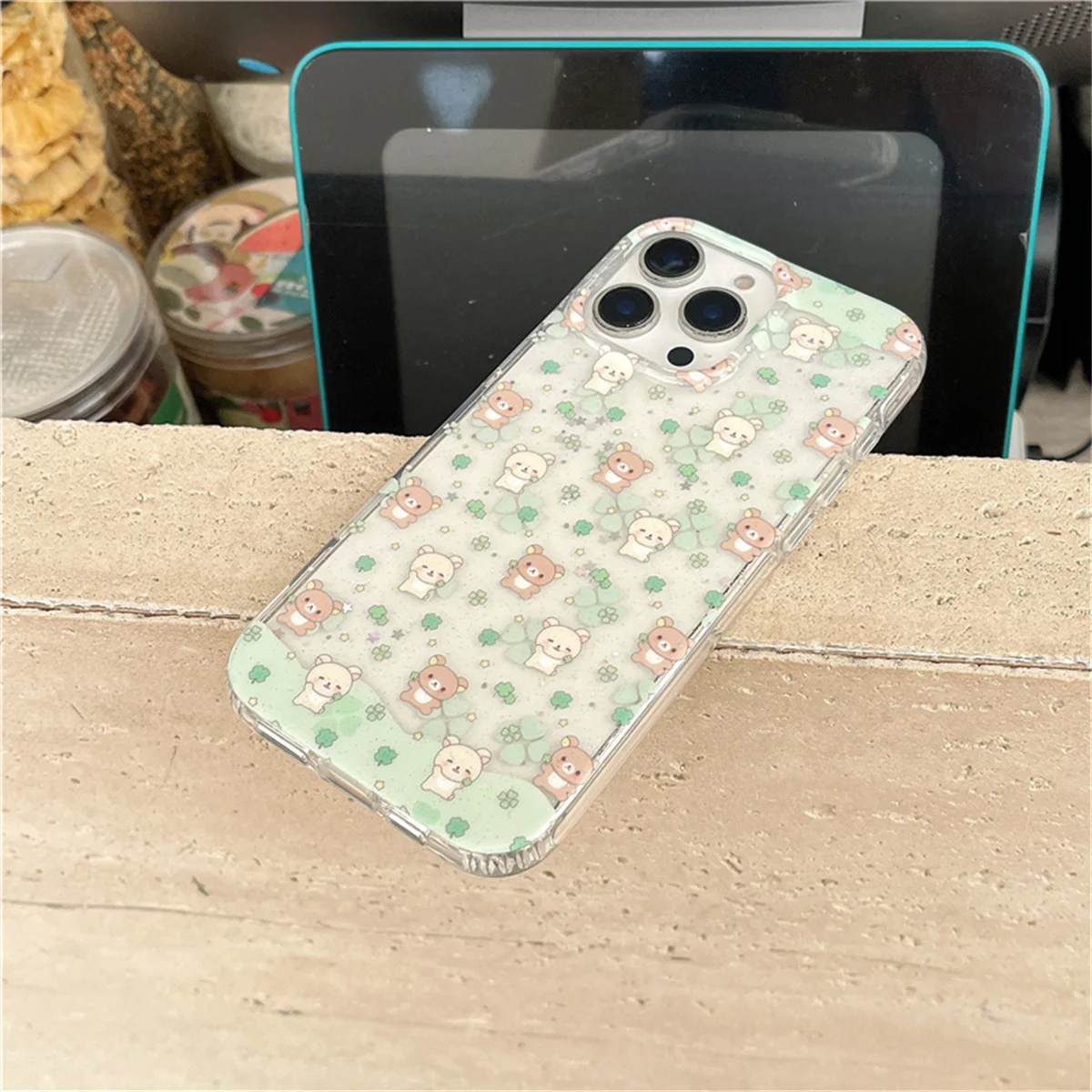Funda de teléfono con oso de dibujos animados para iPhone 16 Pro 14 15 Pro Max, funda trasera con cadena de mano, Fundas protectoras a prueba de golpes