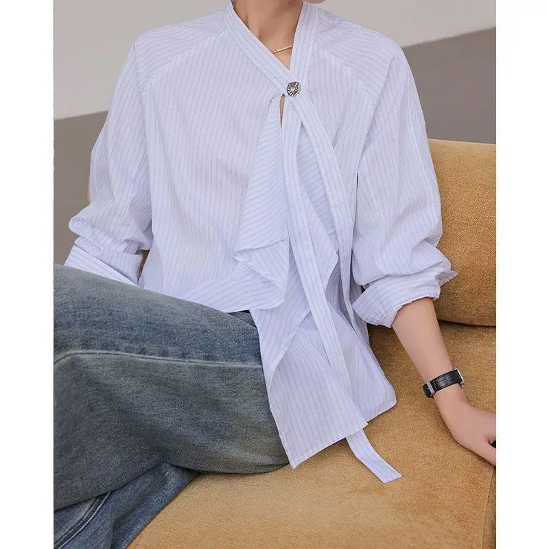 

Loose and Slimming Pinstripe Long-sleeved Ribbon Shirt for Women