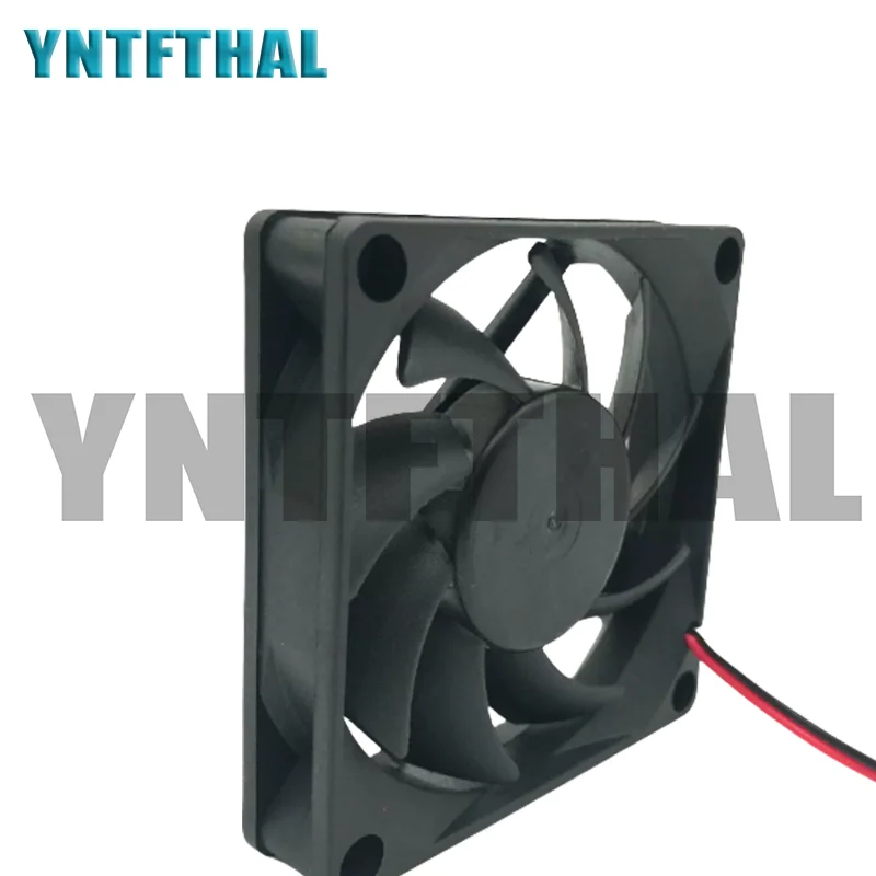 AVC DESC0715B2U DC 12V 0.7A 7CM 70x70x20mm 4-wire Fan