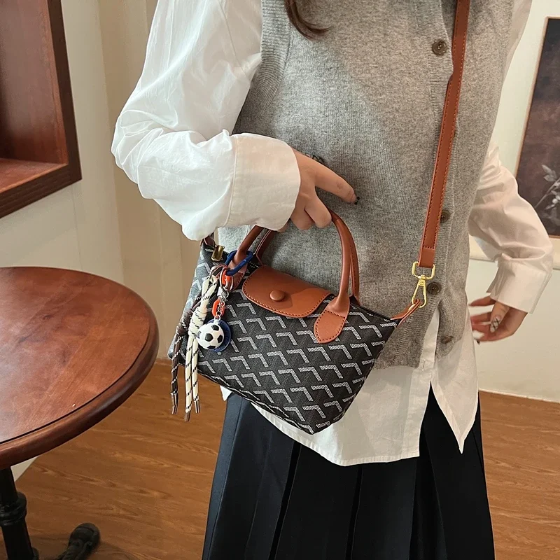 

Новая модная сумка через плечо на молнии для отдыха на открытом воздухе, женская модная сумка, роскошный дизайн, сумка на плечо с цепочкой и ремешком