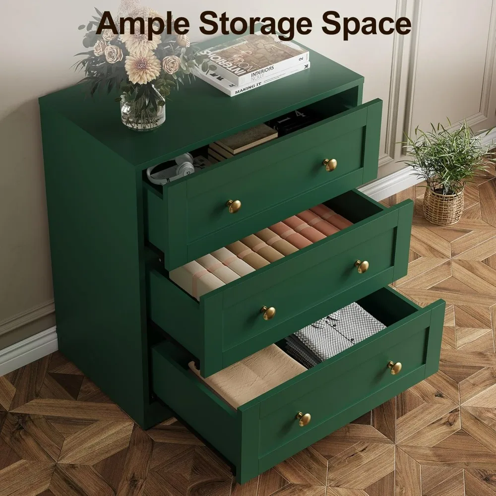 زوج من طاولات النوم الخشبية الكبيرة مع 3 أدراج، وطاولات جانبية حديثة تتميز بمقابض مستديرة ذهبية