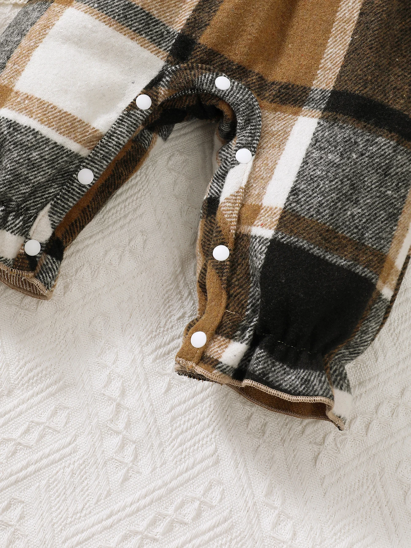 Zimowy kombinezon dla niemowląt i małych dziewczynek (0-1 rok), z długim rękawem, w kratę, z opaską na głowę.