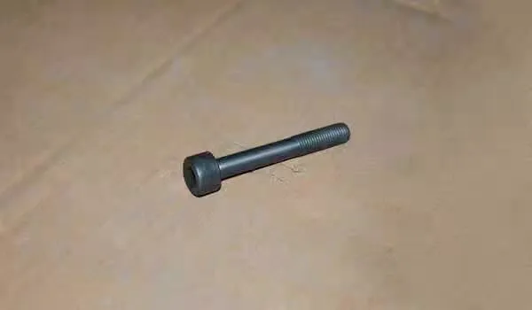

Genuine Engine Cylinder Head Bolt Screw for Chinese CHERY QQ 372 472 1.0L 0.8L engine Auto car motor parts 372-1003051