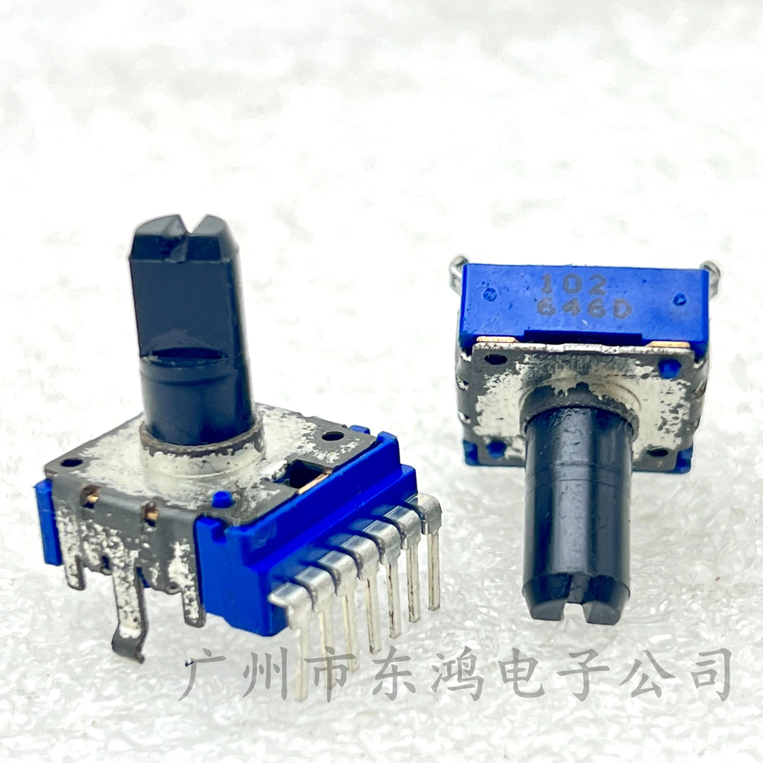 2 PCS oxidation RK14 potentiometer 102 shaft length 13mm 7 feet