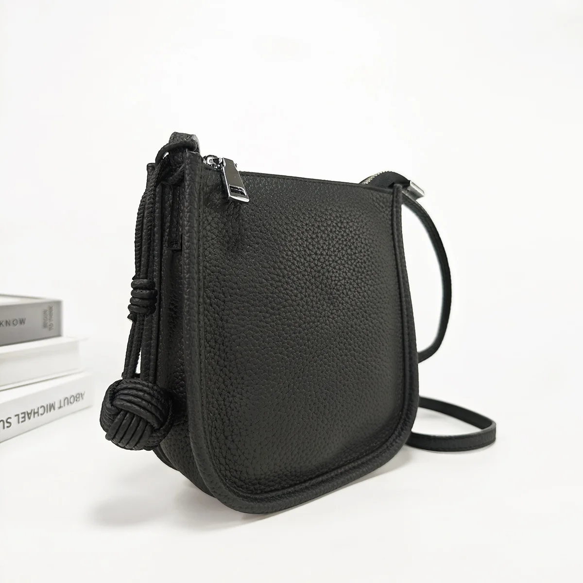 TOPHIGH New Arrival Genuine Leather Small Bucket Bag Popular Small Bag For Women Fashionable Woven Ball Phone Purse Bag