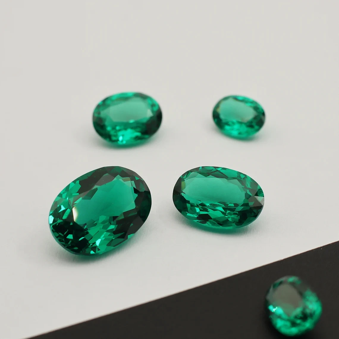 2x3mm-15x20mm Excellent Oval Cut Emerald Green Nano Crystal Loose Stones Heat Resistant Multiple Sizes For Jewelry Making