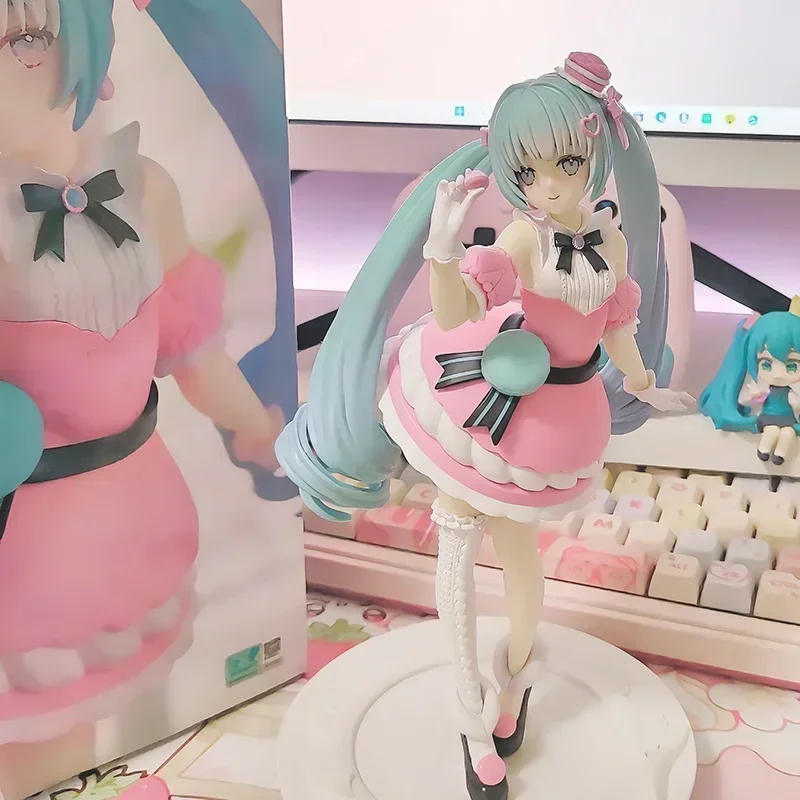 Furyu Vocaloid Hatsune Miku Exceed Creative Figure Sweet Sweets Macaron Action Anime Figure Model Cute Child Surprise Gift