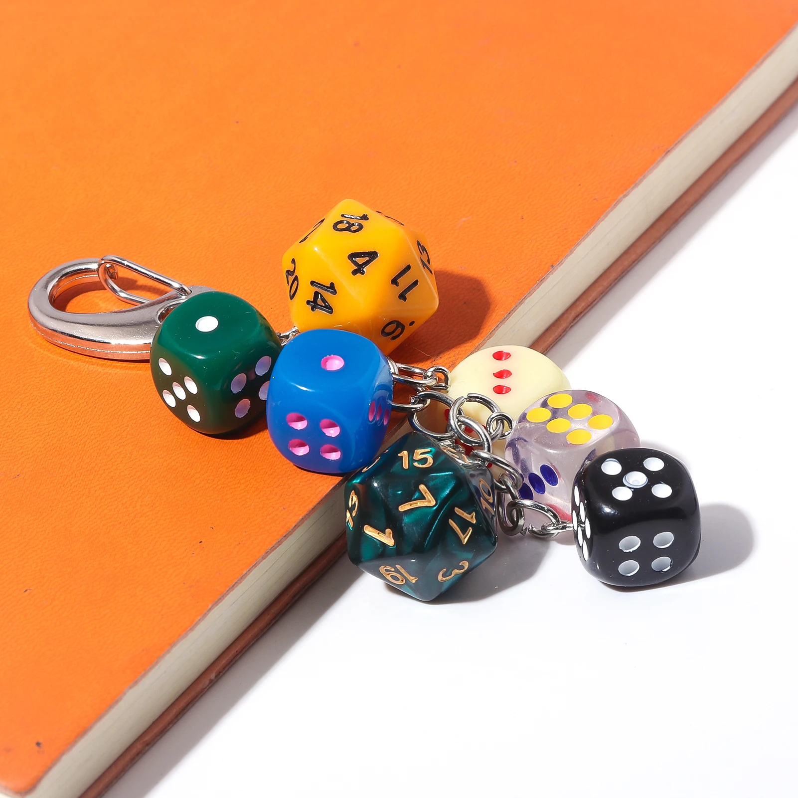 2Pcs/Set Y2K Fashion Irregular Dice Keychain Pendant Novelty Funny Car Keyring Exquisite Backpack Decoration Accessories Gifts