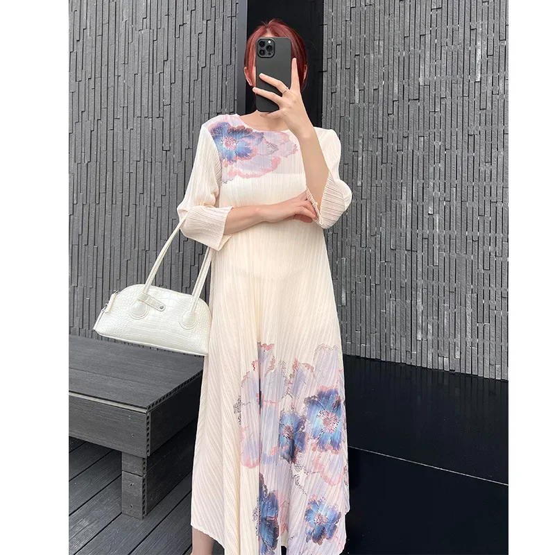 

Miyake Style Pleated French Niche Western-style Printed Women's Dress Round Neck Long Slim Dress 2024 Summer New Style Dresses