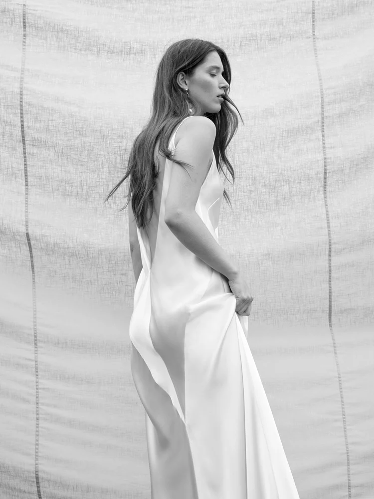 فستان أبيض أنيق من الساتان، مثير بفتحة رقبة على شكل حرف V عميقة، وحزام خلفي، ومصمم لتنحيف القوام، مناسب للعطلات، طويل، مناسب ... #3