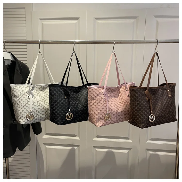 

2025 Quilted Tote Bag, Letter Print Shoulder Purse for Women, Spacious Commuter Bag, Minimalist Crossbody Tote, Day-to-Night