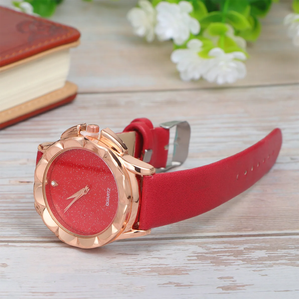 Elegant Women'S Quartz Watch Dial Strap Durable Fashion Dress Wristwatch Valentine'S Day Christmas Gift Red