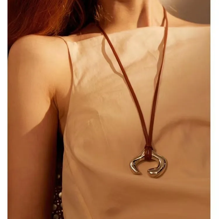 

Jenny&dave Leather Rope Long Necklace With Niche Design, Fashionable Geometric Style Jewelry Necklace Necklaces For Women