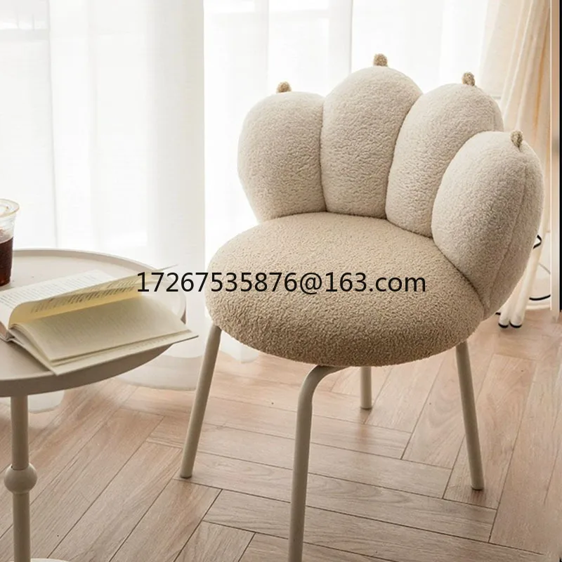 

Кремовый ветер, табурет для макияжа из овечьей шерсти, маленькая квартира, спальня, маникюрный туалетный стул, сиденье с кошачьим когтем, современная простота