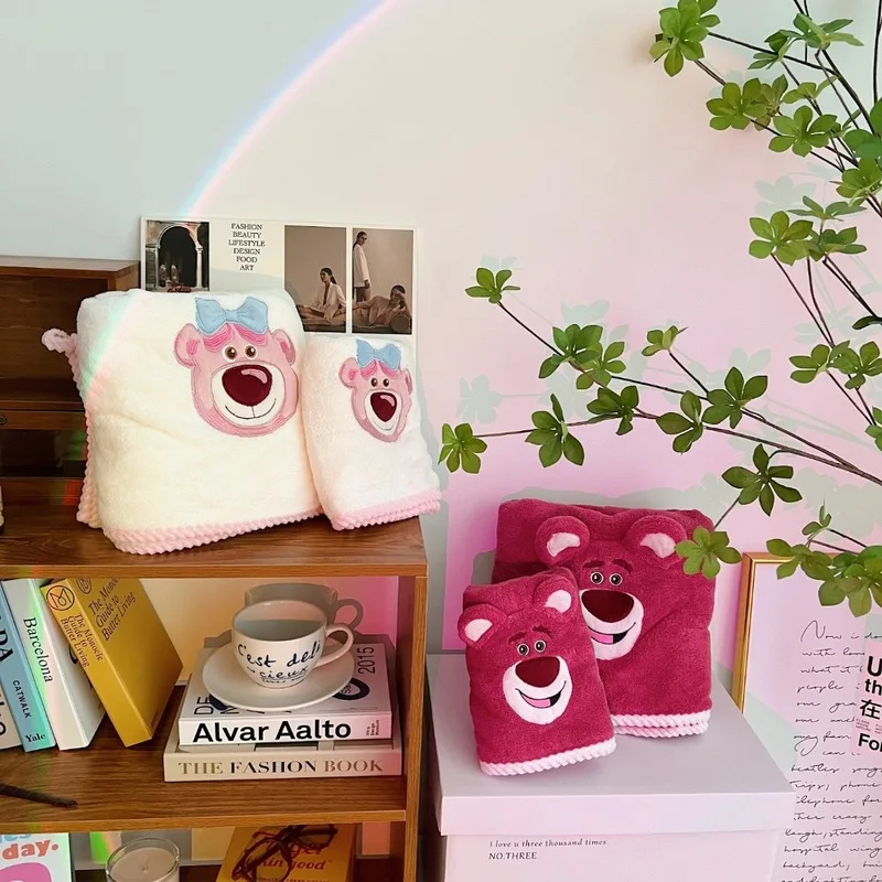 

Новинка 2024 года, набор с 3d вышитыми краями из мультфильма «клубничный Медведь», милое мягкое полотенце для матери и ребенка, банное полотенце, изысканный подарок для ванной комнаты