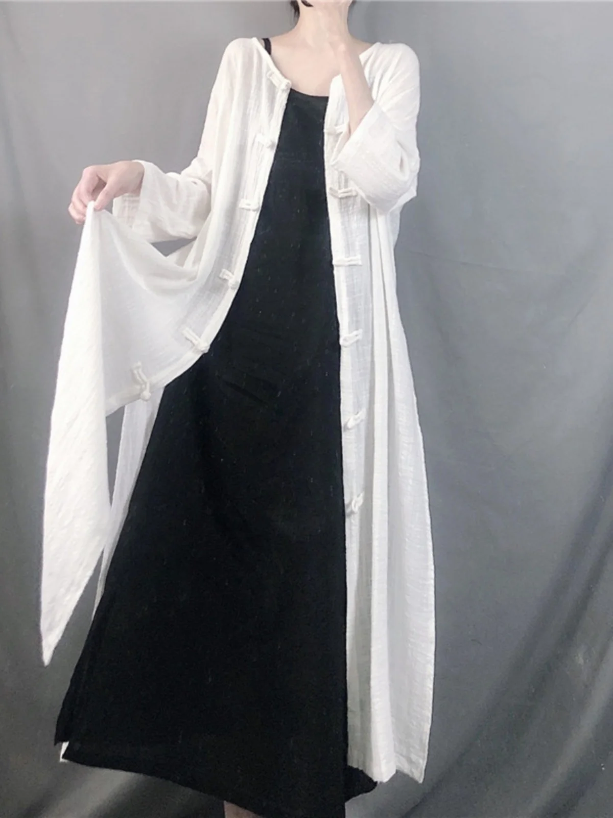 

New Chinese Style National Trend Button down Linen Cardigan Women's Mid-Length Long Sleeve Cotton Linen Sun Protection Top Coat