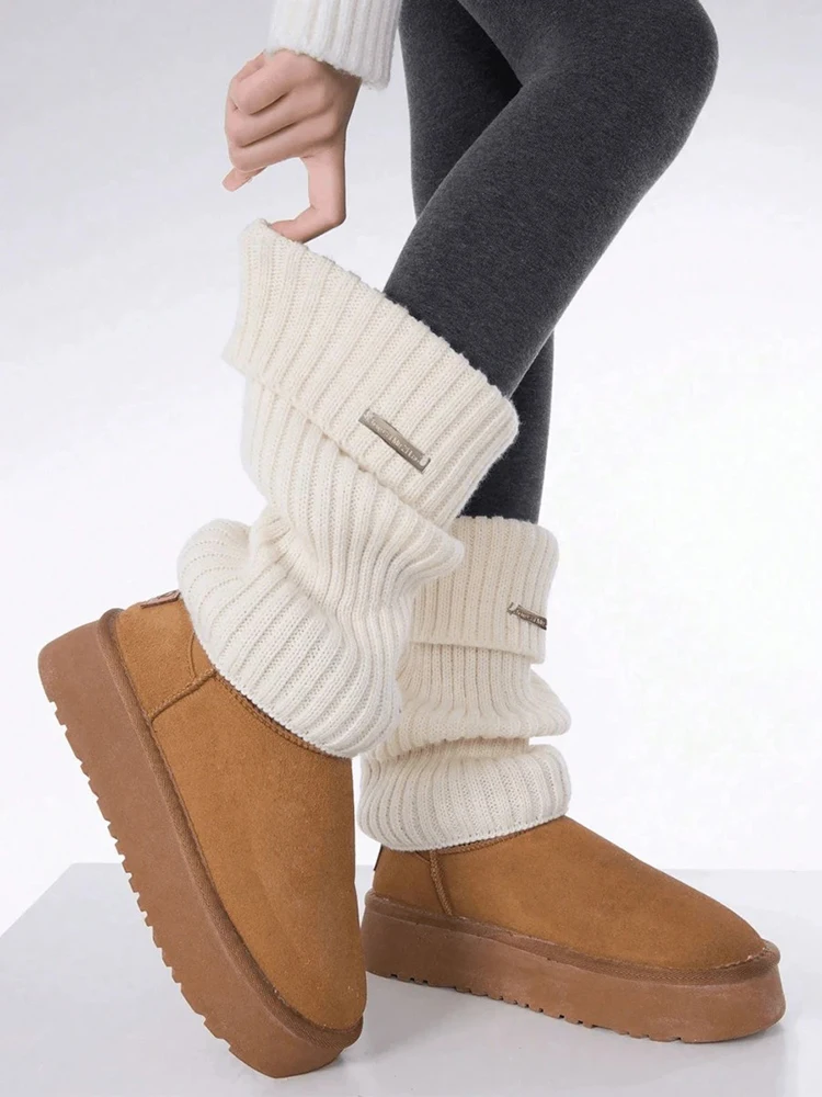 1 Pair Women White Pleated Pile Metal Tags Socks Fashionable Lolita Girls Autumn Winter Loose Comfortable Striped Ankle Socks image 2
