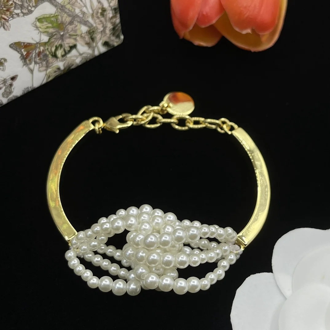 

New high-quality and trendy versatile bracelet