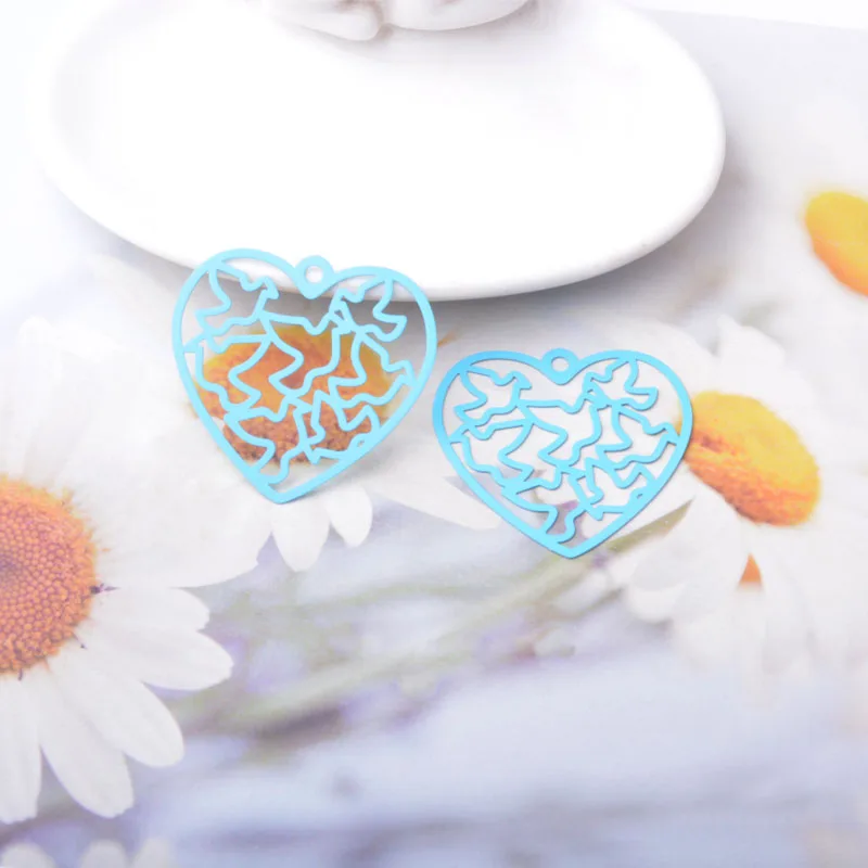 20 Stück Ausverkauf AB2085 Messing-Filigran-Schmuck Friedenstaube Anhänger Herzanhänger DIY Damen Ohrring Zubehör – Detail 9