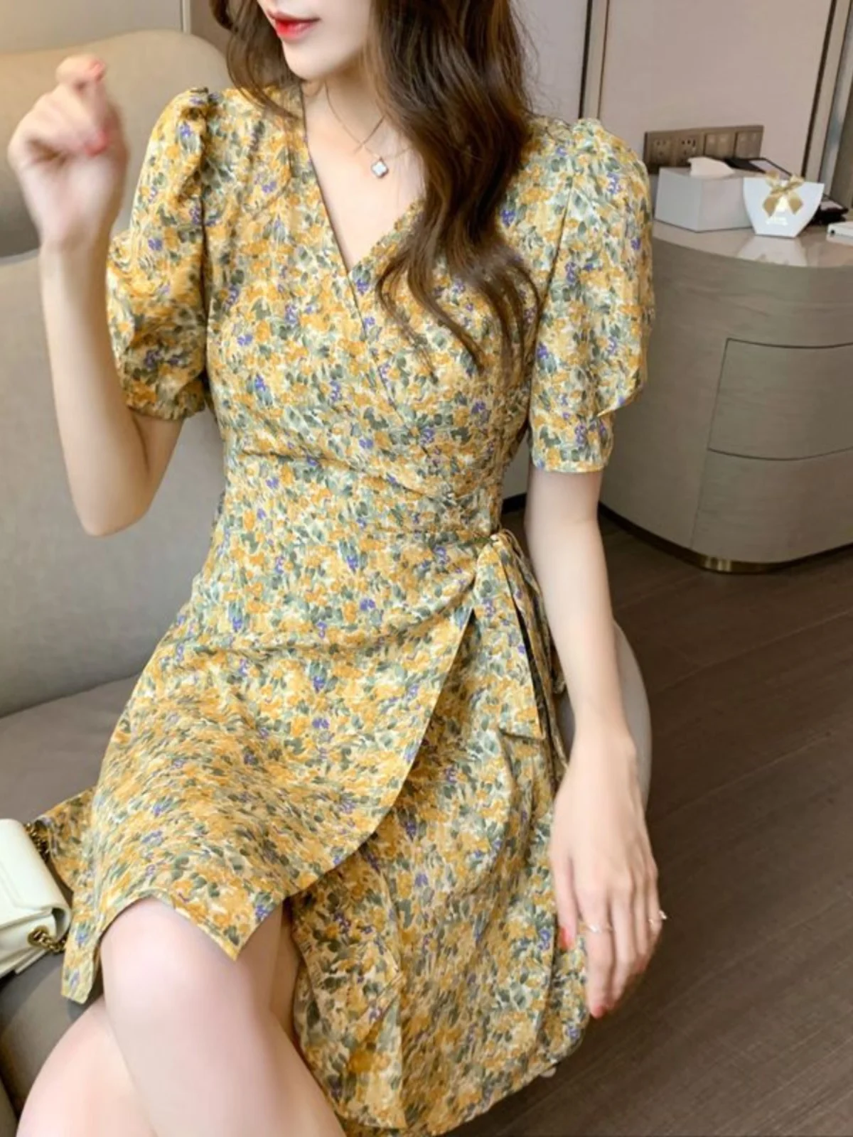 floral-print-ort-sve-v-ne-dr-women's-summer-2024-retro-waist-cinching-slimming-chiffon-petite-ket-square