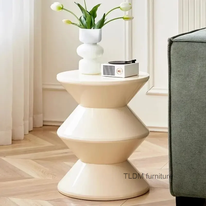 Mesa auxiliar de plástico INS para sofá, mueble de esquina para sala de estar, mesa baja, decoración de diseño, mesita de noche pequeña redonda, taburete Simple para Baño