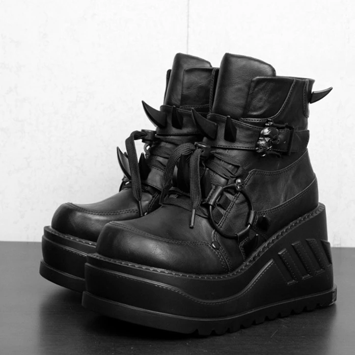 

Autumn and Winter Lolita Platform Shoes Dark Punk Slope Heels Short Boots Goth Platform Metal Buckle Decorative Womens Shoes