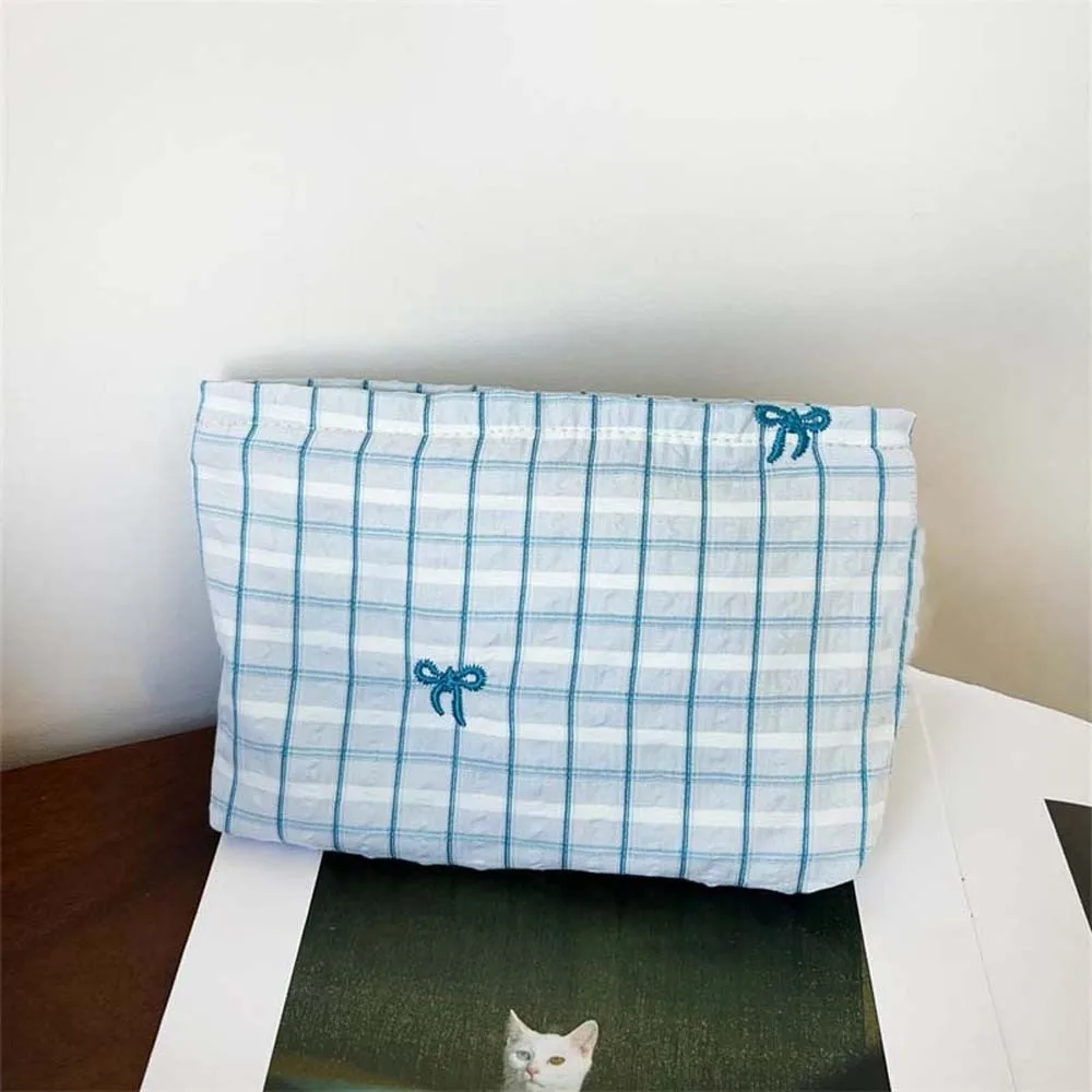 Classic Stripes Makeup Pouch Soft Canvas Smooth Zipper Cosmetic Organizer Compact Size Embroidered Pattern Toiletry Bag