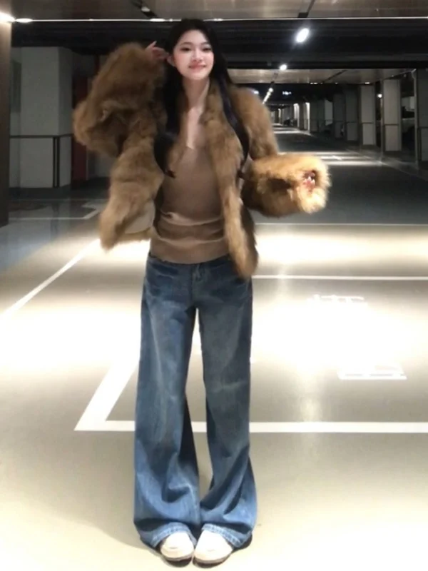 

Sli Retro Fur Coat Beautiful Unique Fluffy Winter Outerwear for Small Figures Comfortable Warm Color Design