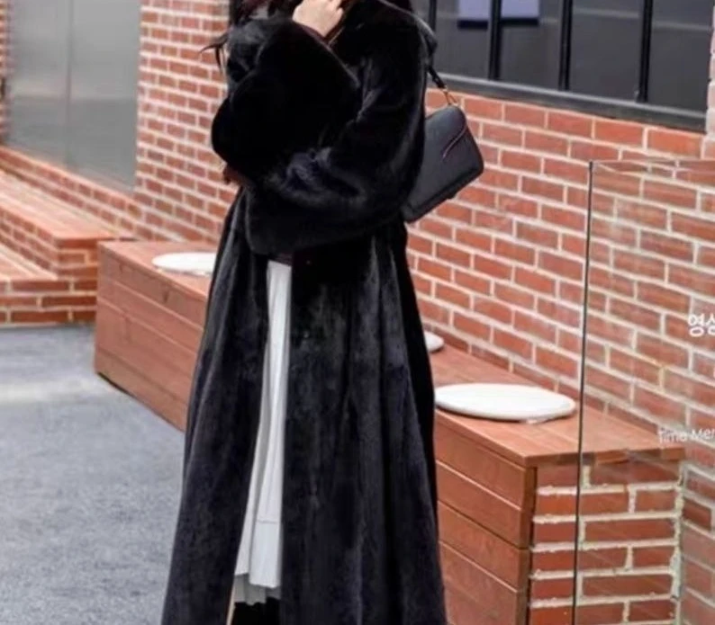 2025 Winter New Coat Women's Extended Over Knee Loose Hooded Belt Coat