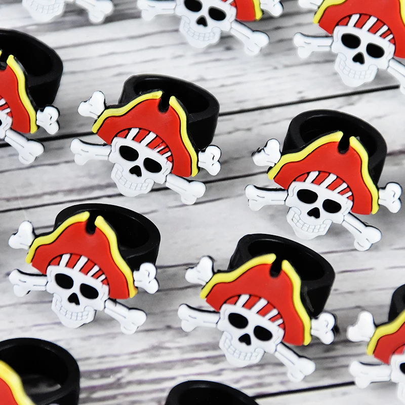 4/8Pcs Pirate Bracelets Rubber Wristband Skull Rings Pirate Party Favors Props Kids Pirate Birthday Party Decoration Gift Toys