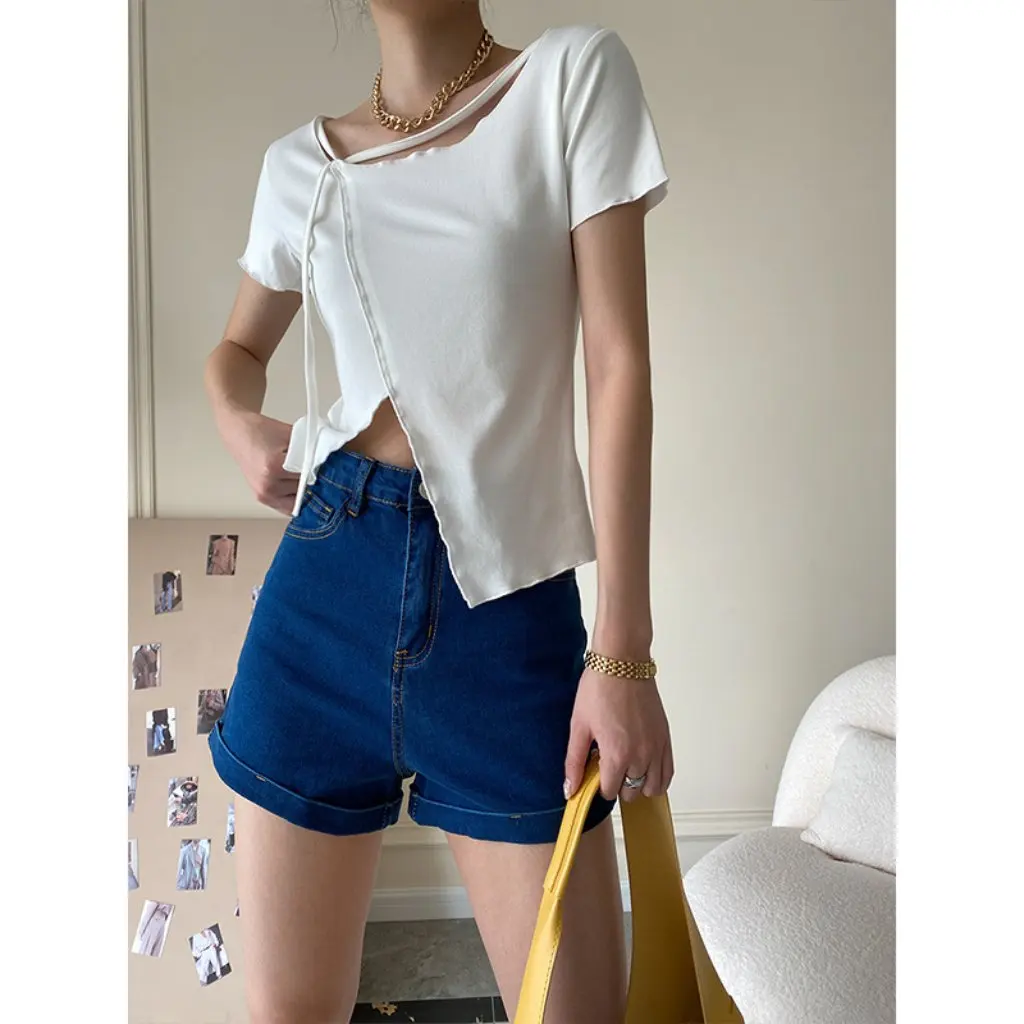 

Sinan Women's Slim-fit High Waist Denim Shorts AA Style Slimming Hot Pants for Early Spring Small Size New SN1231