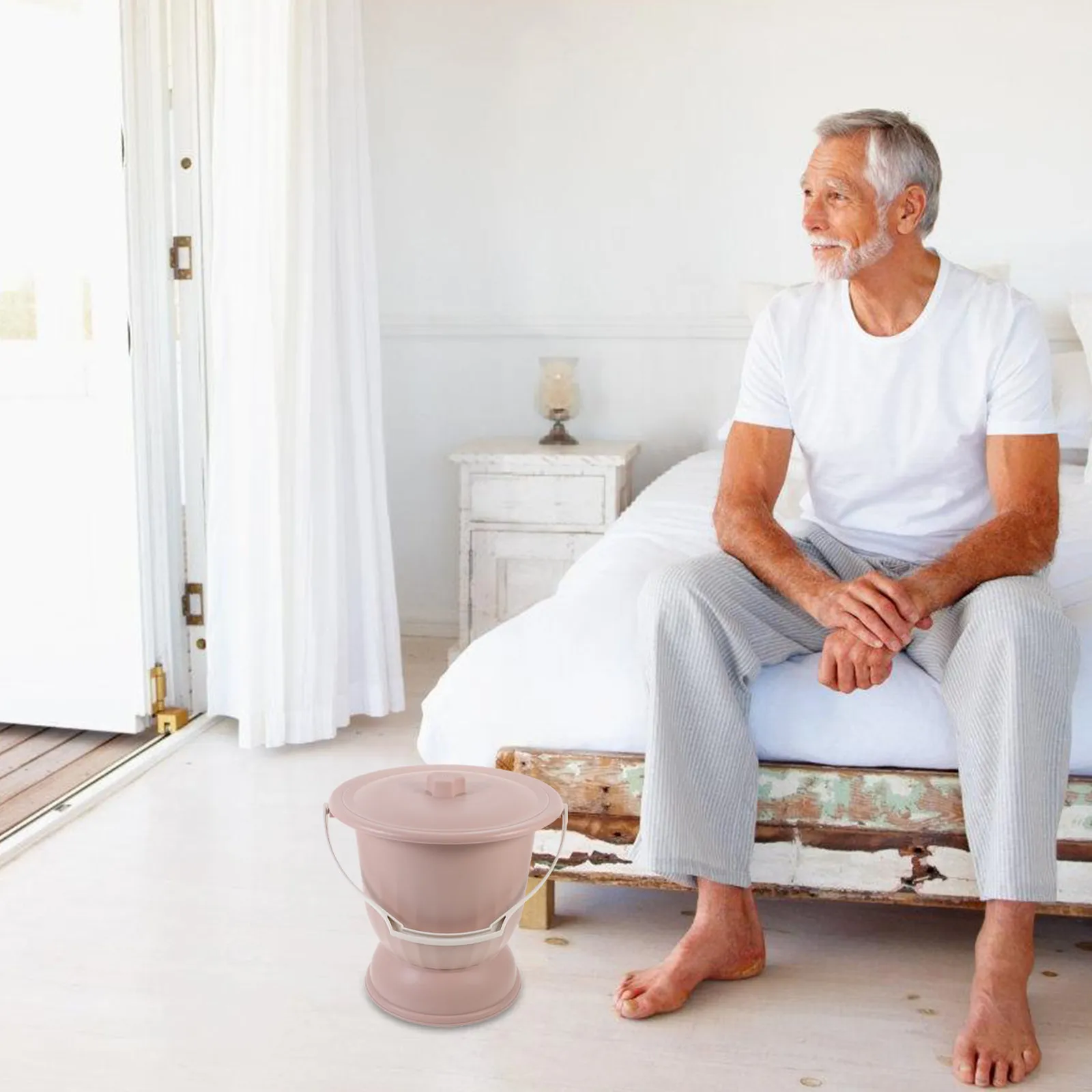 

Chamber Pot Portable Toilet Durable PP Material Covered Design Non-Skid Bottom for Elderly Pregnant Disabled Home Car Travel