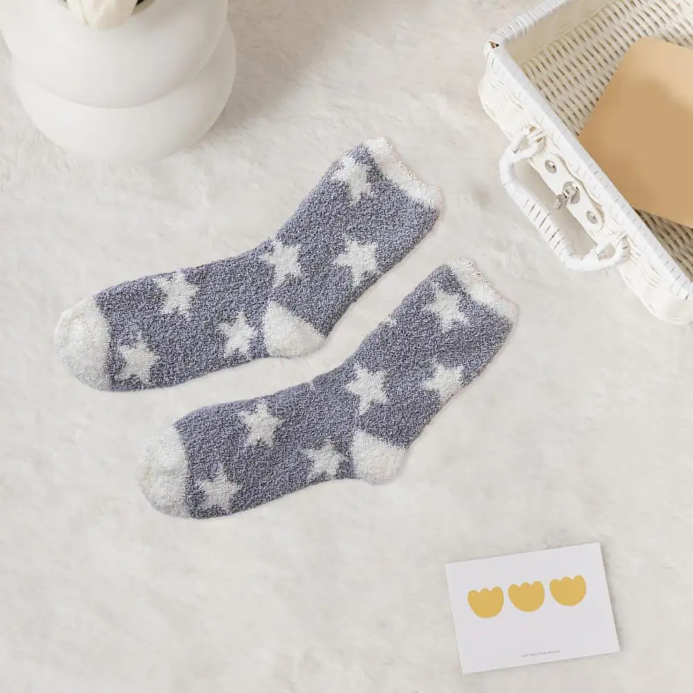 Contrast Color Sweat-absorbent Socks Cozy Women's Winter Socks with Star Print Soft Coral Fleece High Elasticity for Warmth