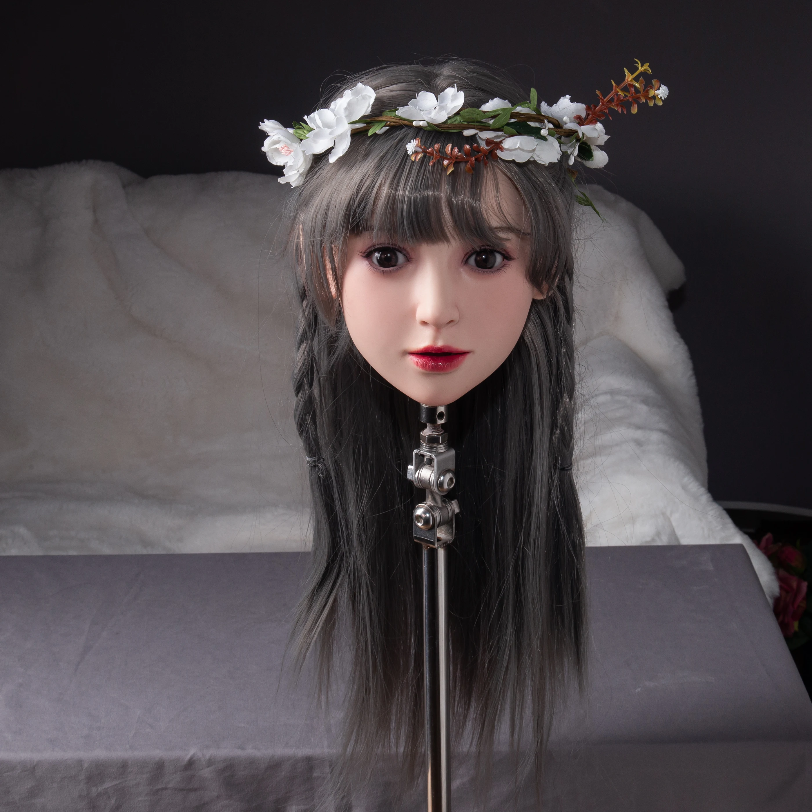 

1:1 реплика женской модели головы, предназначенной для парикмахеров, подходит как для мужчин и женщин, изготовлен из силикона, с полостью рта.