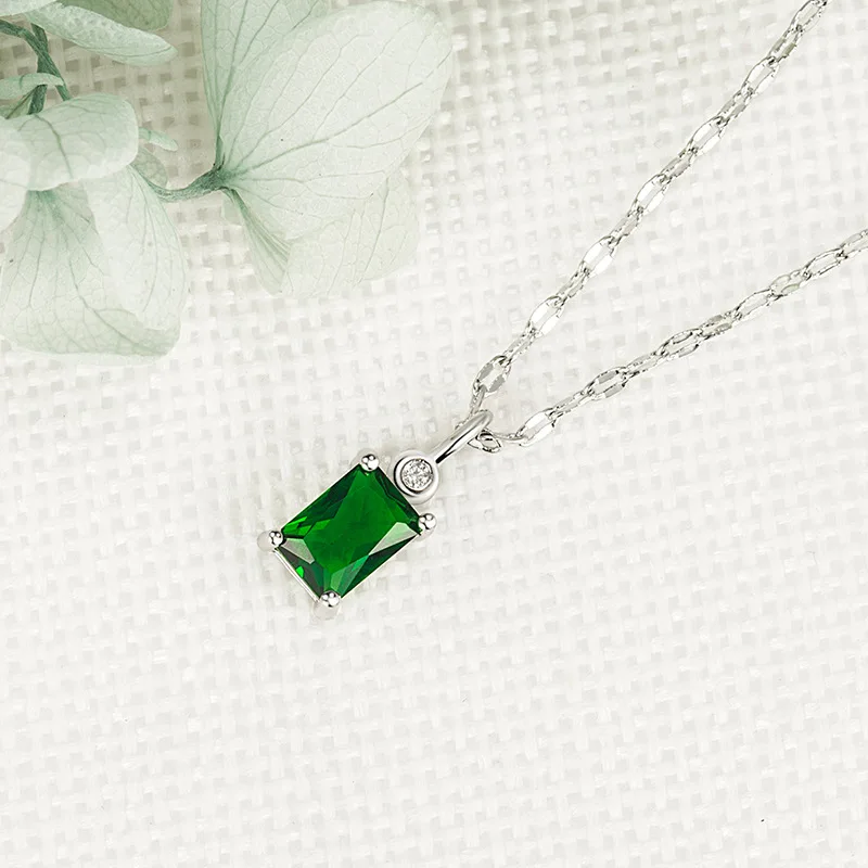 Luxurious S925 Silver Square Green Synthetic Zircon Necklace