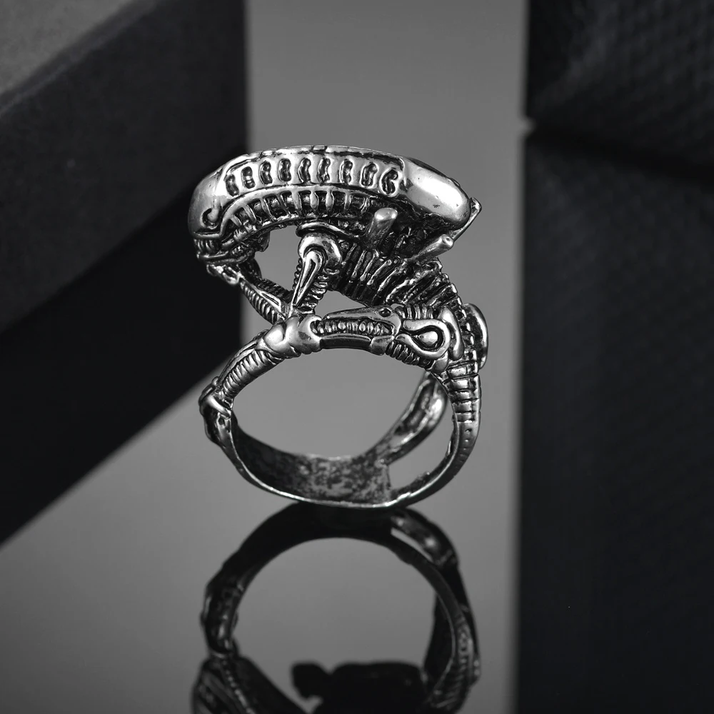 Gothic Skull Biker Ring Jewelry Classic Gothic Motor Biker Skull Rings for Women/Men Alien Predator Ring anillos mujer bague