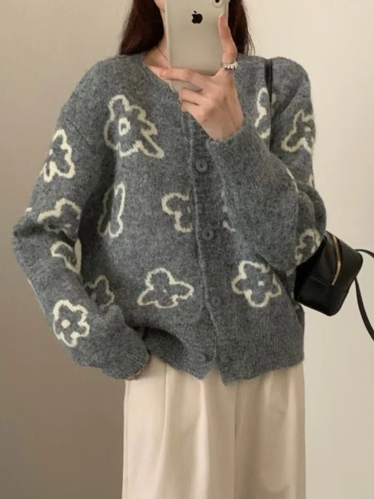 2026 Schicker Vintage Vielseitiger Cardigan Niedlicher Blumenmuster Lässiger Einreihiger Loser Strickpullover Koreanische Version O-Ausschnitt Pullover