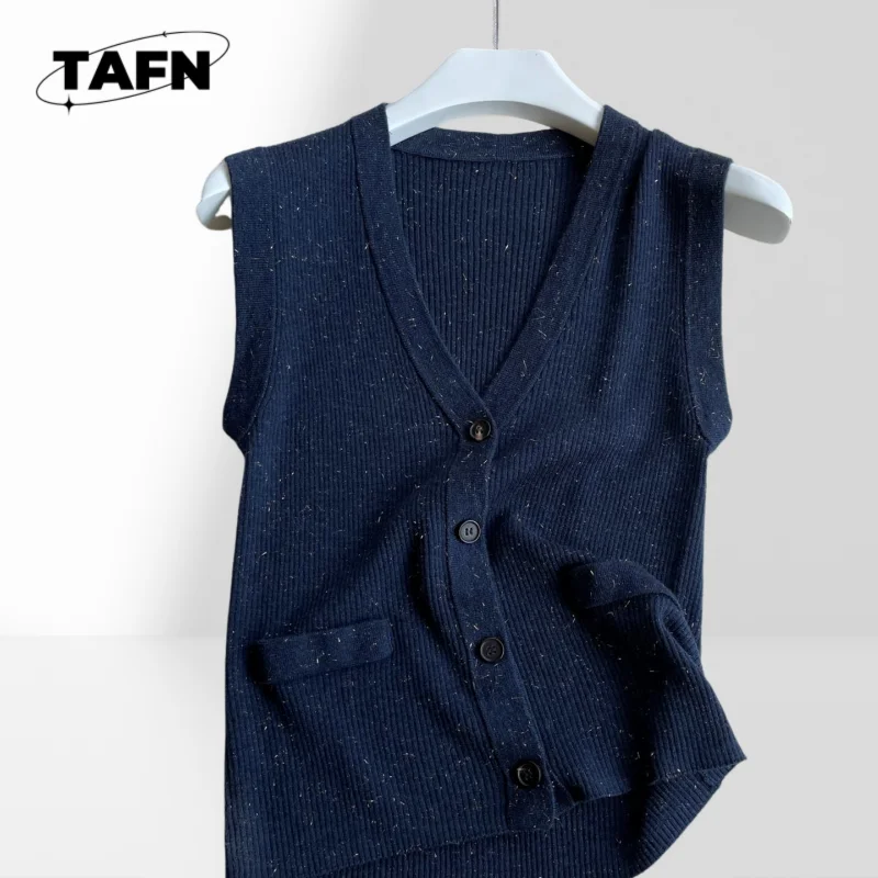 

Gold and Silver Wire Knitted Vest Versatile Women’s Winter Jacket Vest for Outdoor Exploration Perfect for Fall Winter AG3146