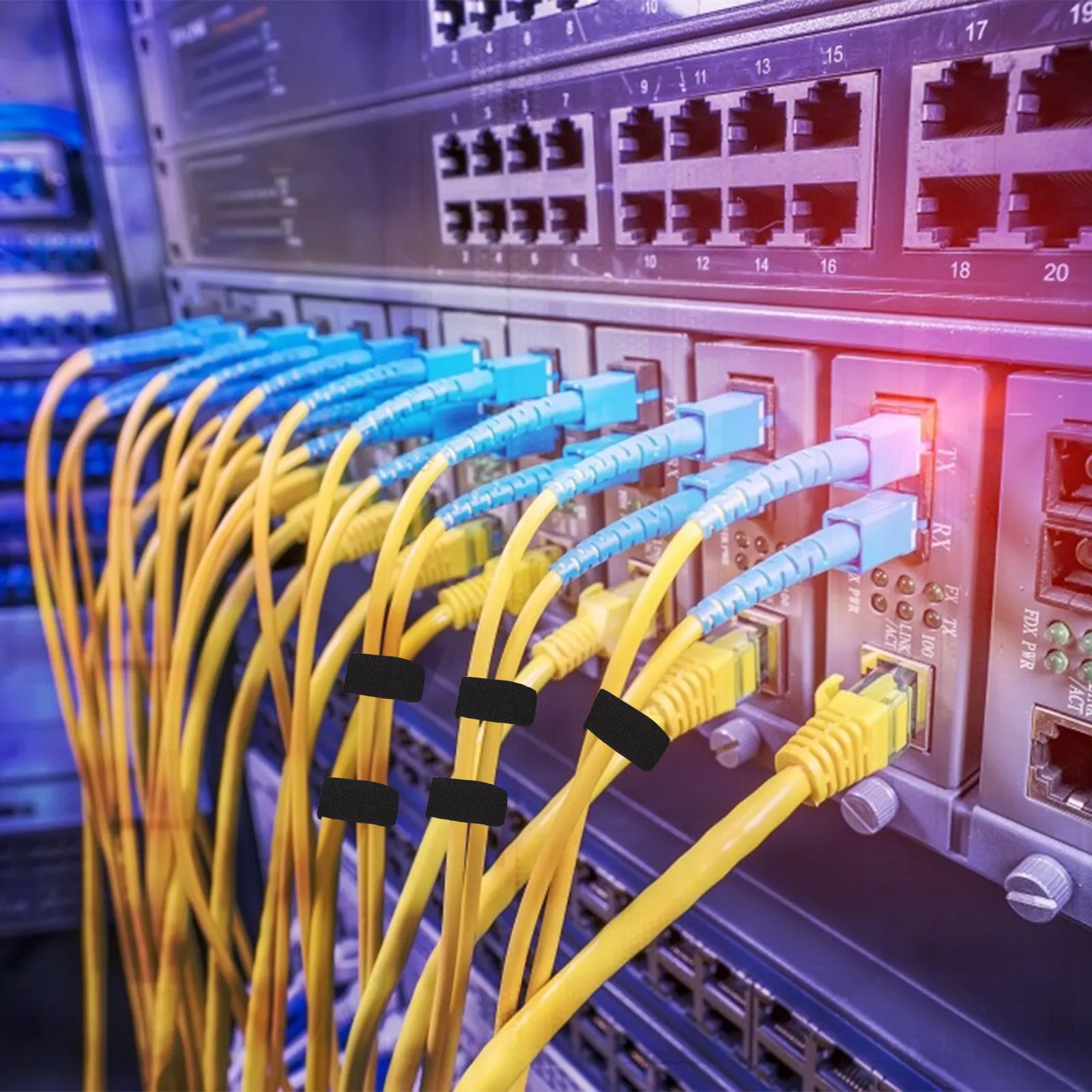 

3 рулона черных самоклеящихся стяжек-липучек для кабелей, многоразовые органайзеры для проводов для дома, офиса, стола