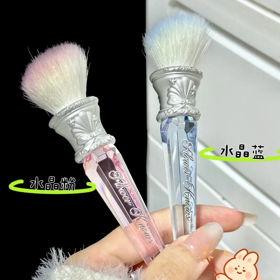 Flower Knows The Sweetie Bear Collezione di gioielli di Shell Pennello per fard rotondo Pennello per trucco morbido Strumenti per il trucco