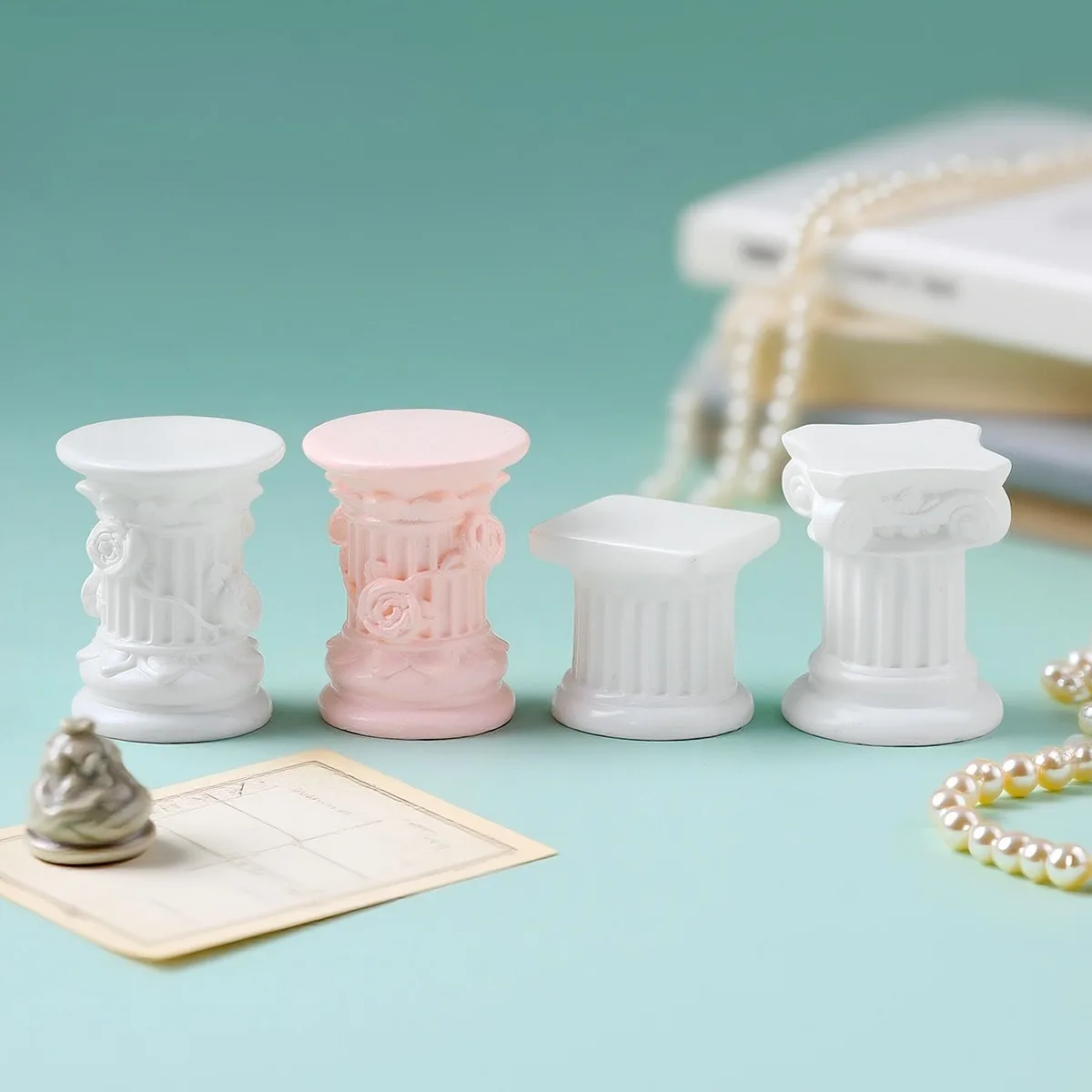4 styles de colonnes de présentation haut de gamme pour figurines miniatures, colonnes ioniques, colonnes doriques, colonnes florales roses, décoration de bureau et de salon DIY