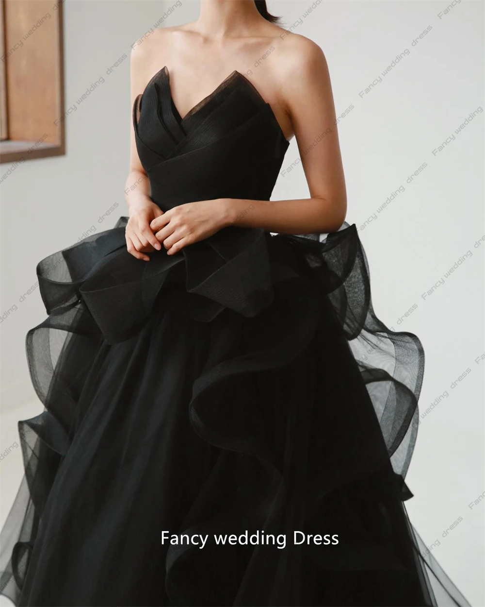 Fancy Korea V Neck Wedding Dress Sleeveless A Line Black Bridal Gown Sleeveless Floor Length Evening Dresses customized