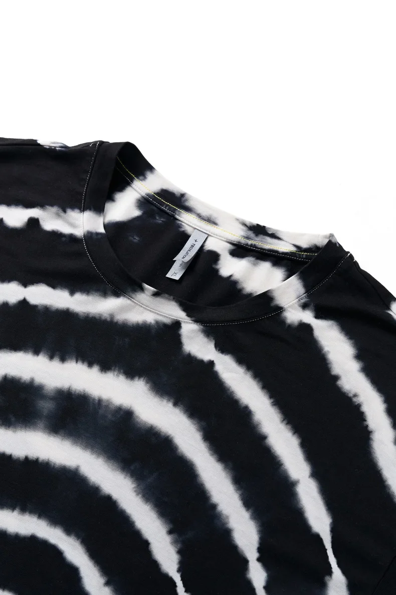 Herren Langarm-T-Shirt aus Merinowolle in Schwarz-Weiß mit Batikmuster – Weich & Dehnbar für Outdoor-Aktivitäten wie Wandern & Laufen – Detail 17