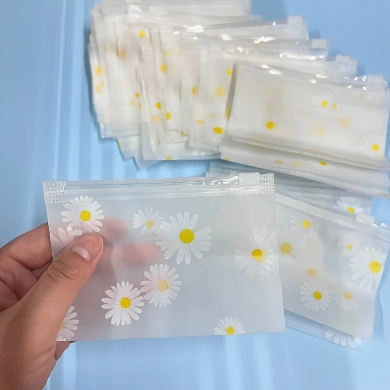 30pcs Daisy print matte zipper bag, matte plastic self-sealing bag for hair bands, doll keychains, and jewelry items