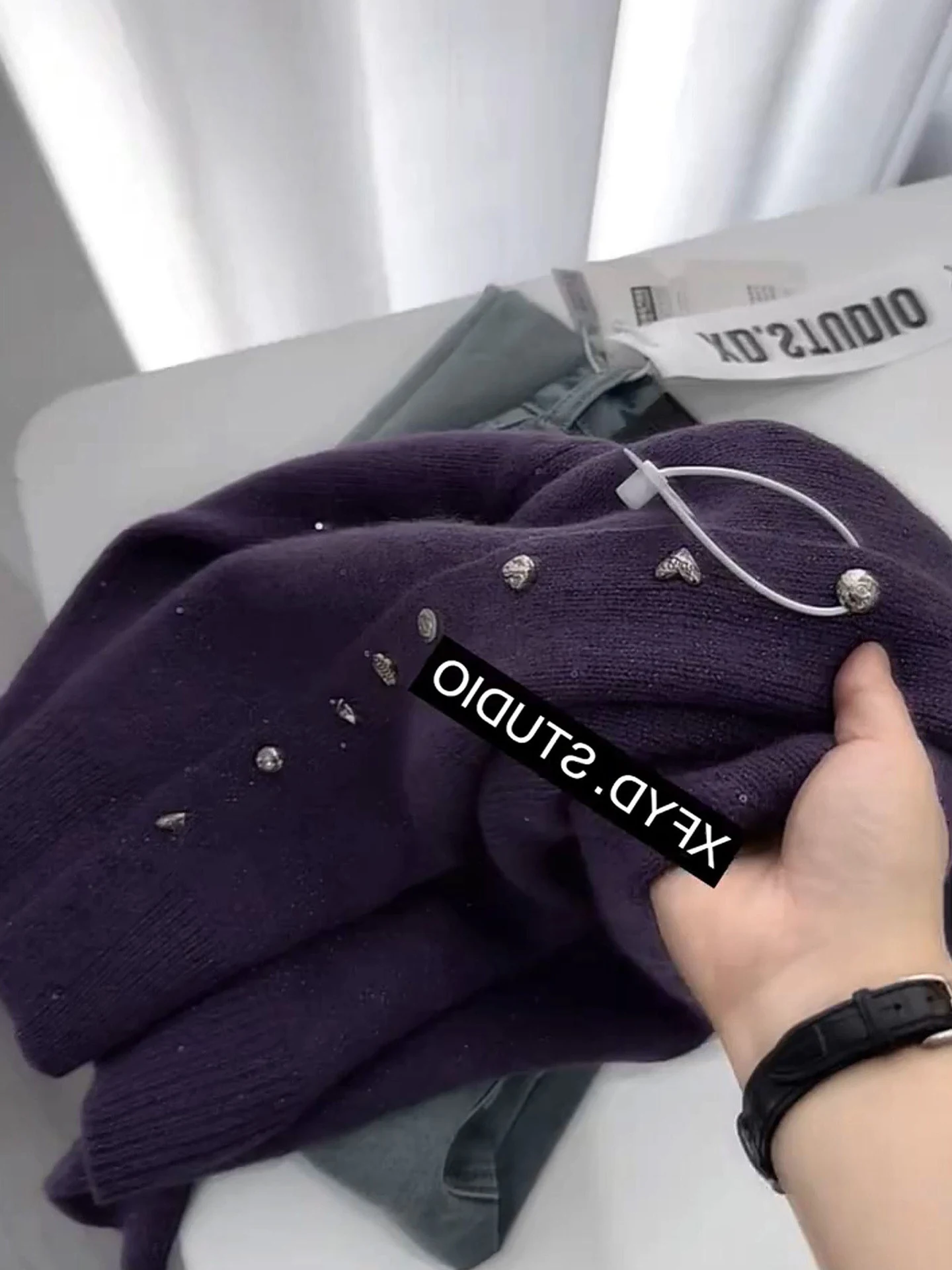 

2025 Winter Faion Commute Versatile Long Sve Soft Comfortable Single Button Knitwear Trendy Small irt Korean Sle Loo...