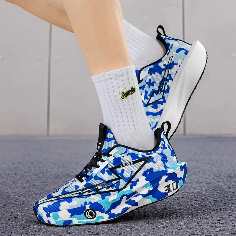 Herren-Freizeitsportschuhe, trendige Camouflage-Laufschuhe für Herren und Damen, hochelastische, dicksohlige, dämpfende Sneaker, atmungsaktive, leichte Laufschuhe aus Mesh-Material, rutschfeste, abriebfeste Außensohle, für Jugendliche geeignet. – Detail 17