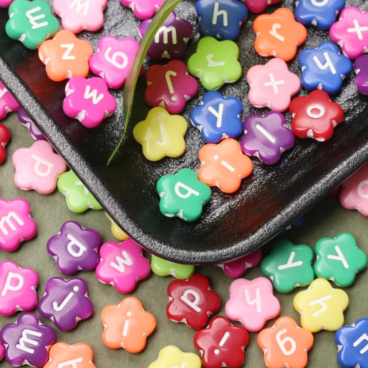 

40pcs Charms Bead 10.5mm Flower Shape Mix A-Z Alphabet Letter Beads Bracelet Necklace For Jewelry Making DIY Accessories